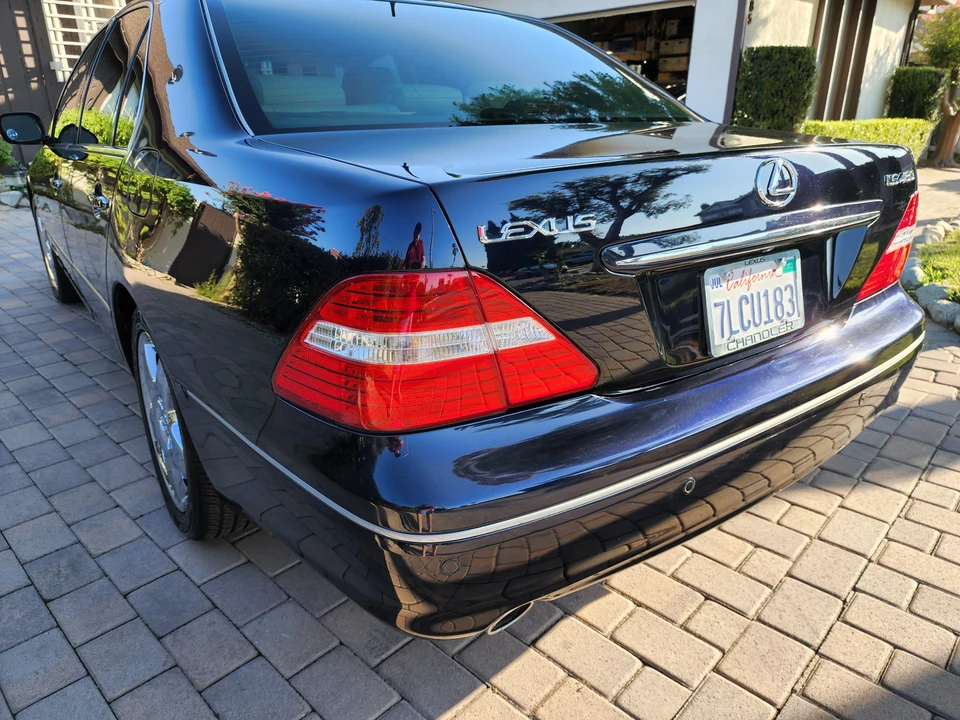 2005 Lexus LS 3rd Gen - Image 17 of 31