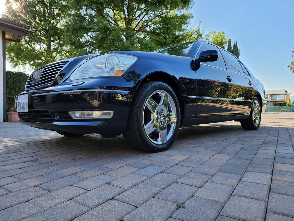 2005 Lexus LS 3rd Gen - Image 10 of 31