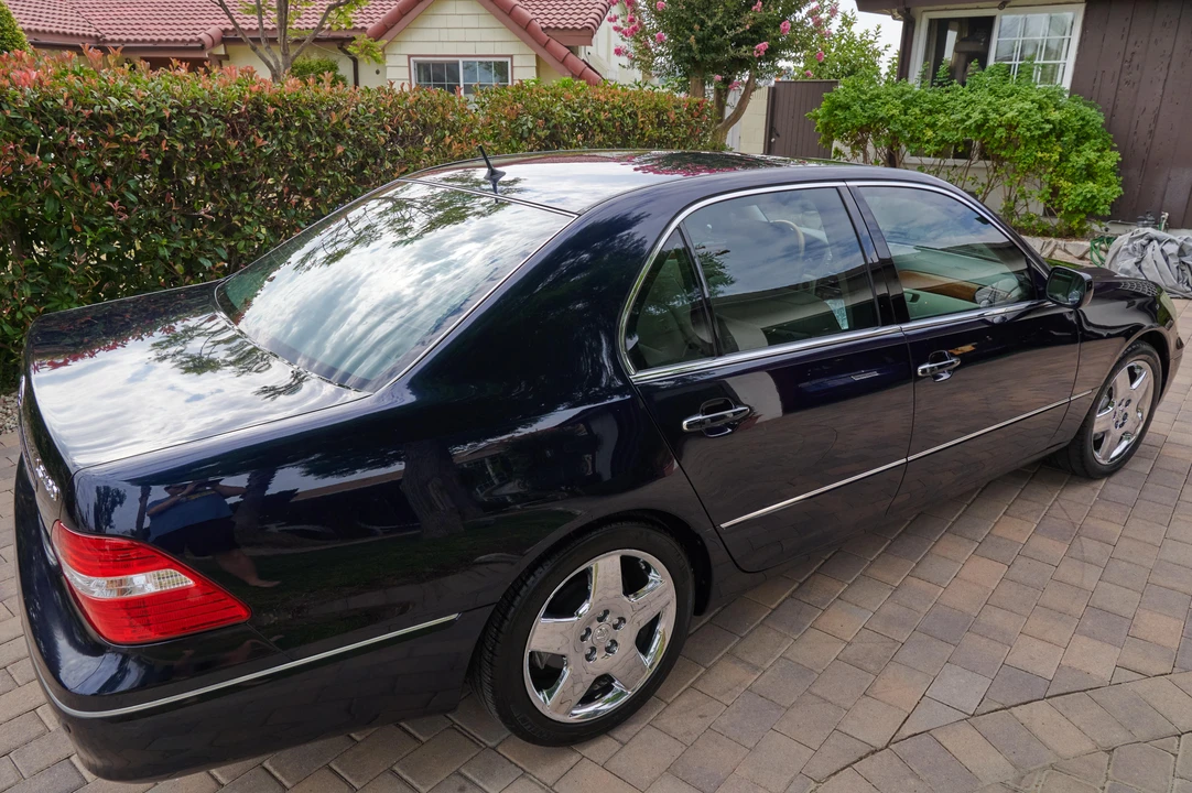 2005 Lexus LS 3rd Gen - Image 22 of 31
