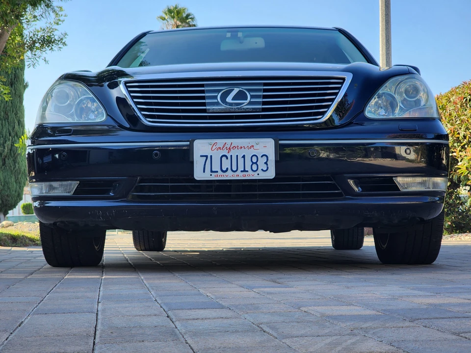2005 Lexus LS 3rd Gen - Image 7 of 31
