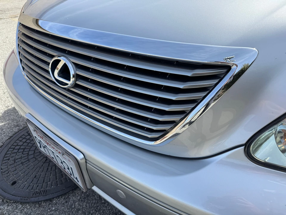 2005 Lexus LS 3rd Gen - Image 27 of 31