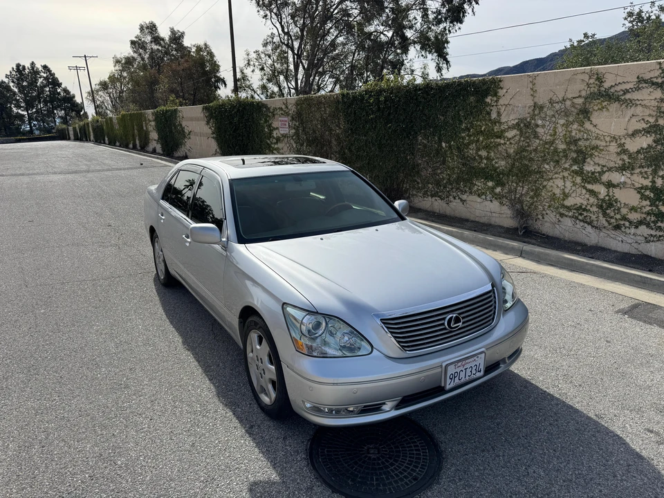 2005 Lexus LS 3rd Gen - Image 24 of 31