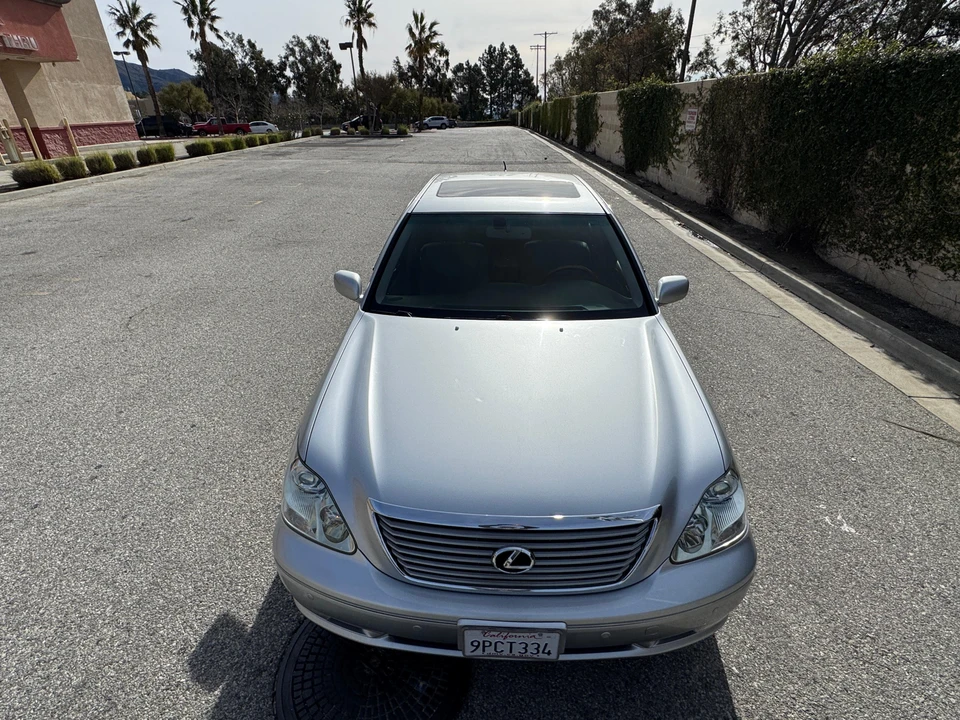 2005 Lexus LS 3rd Gen - Image 8 of 31