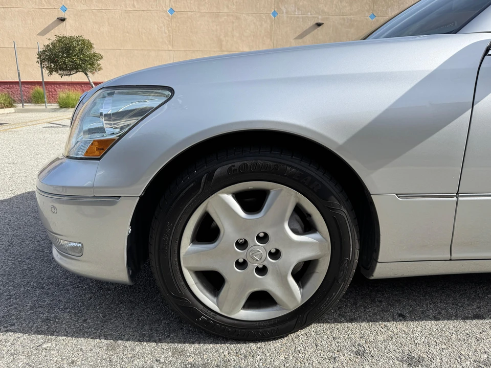 2005 Lexus LS 3rd Gen - Image 30 of 31