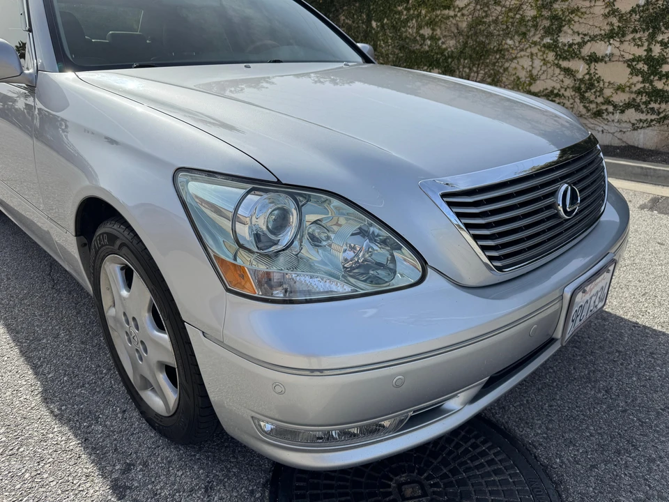 2005 Lexus LS 3rd Gen - Image 25 of 31