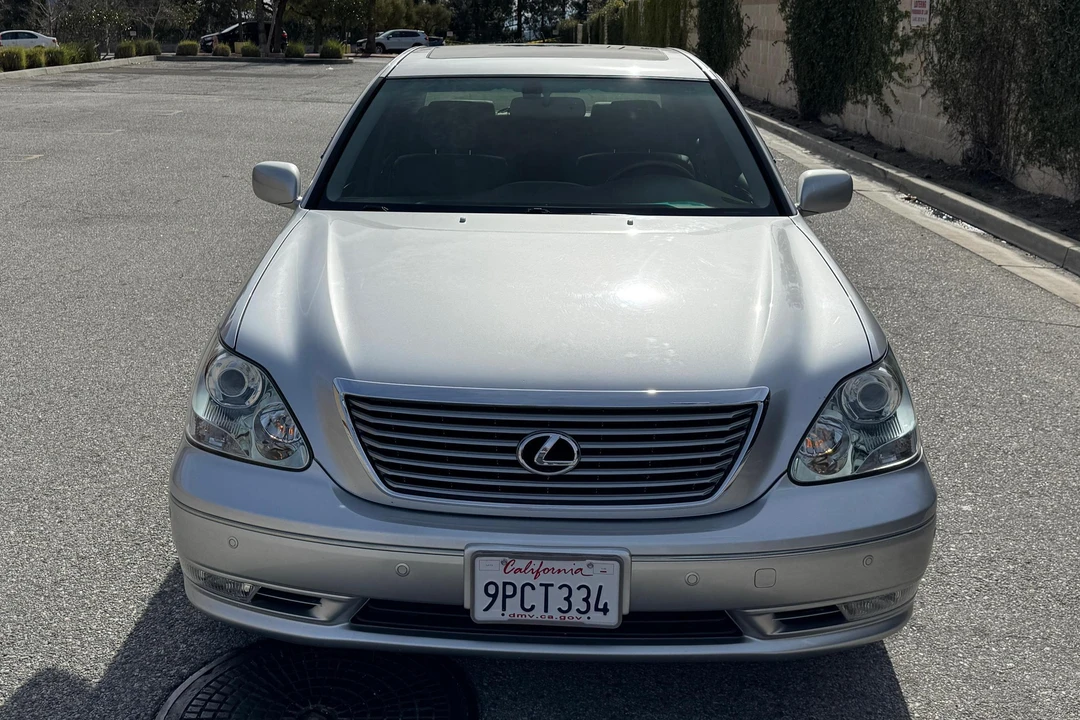 2005 Lexus LS 3rd Gen - Image 2 of 31