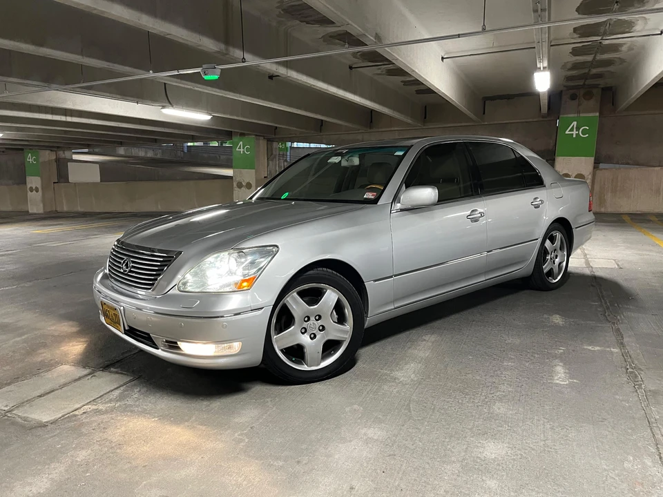2005 Lexus LS 3rd Gen - Image 17 of 31