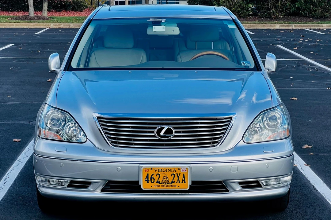 2005 Lexus LS 3rd Gen - Image 2 of 31