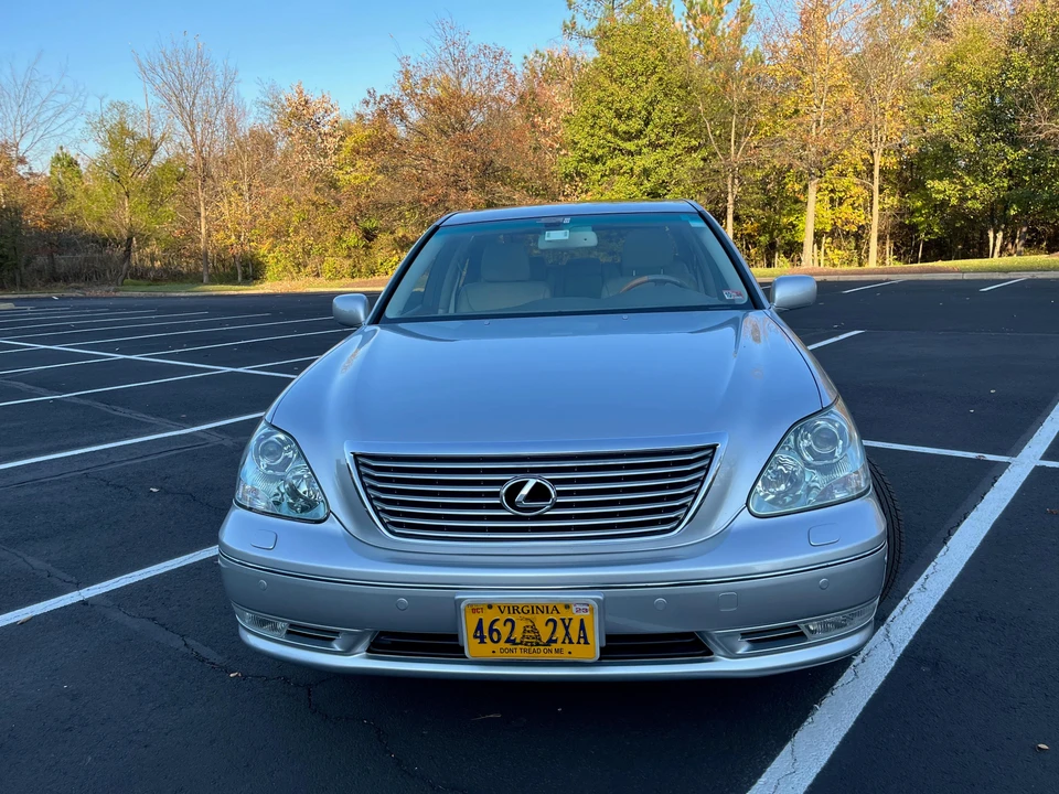 2005 Lexus LS 3rd Gen - Image 7 of 31