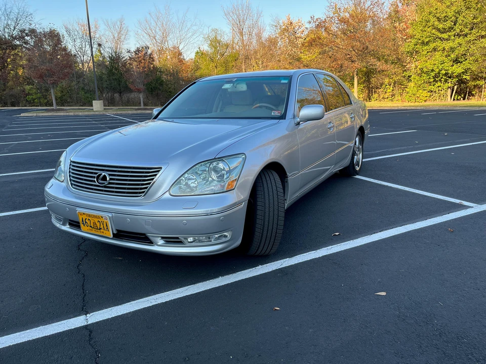2005 Lexus LS 3rd Gen - Image 12 of 31