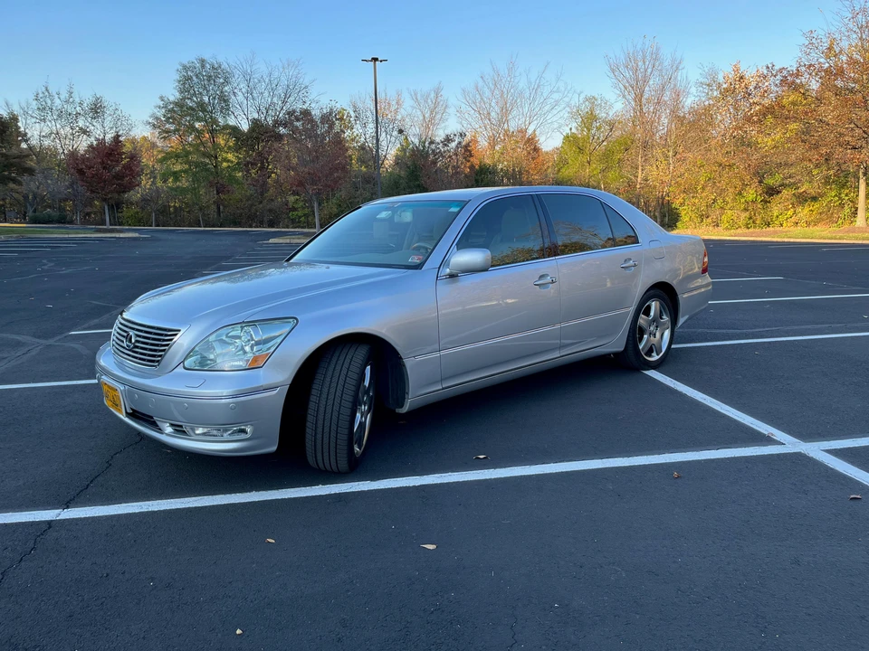 2005 Lexus LS 3rd Gen - Image 14 of 31