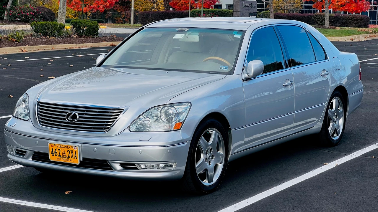 2005 Lexus LS 3rd Gen - Image 13 of 31
