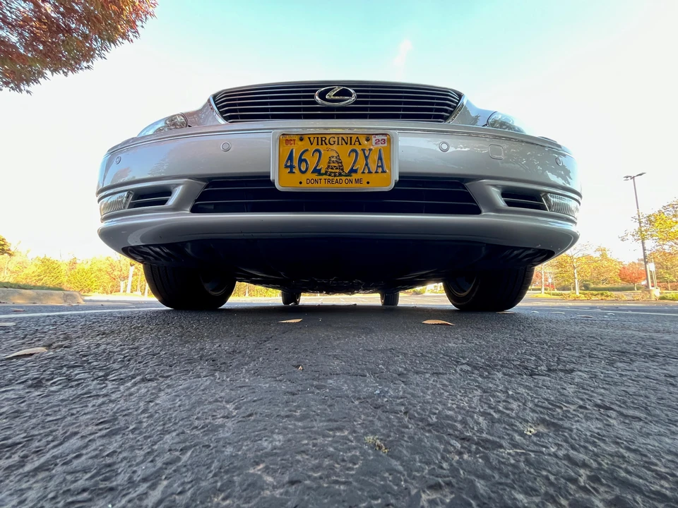 2005 Lexus LS 3rd Gen - Image 10 of 31