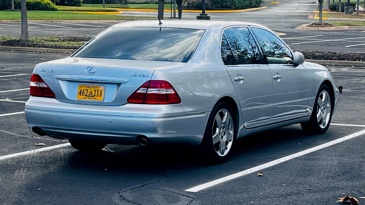 2005 Lexus LS 3rd Gen - Image 31 of 31
