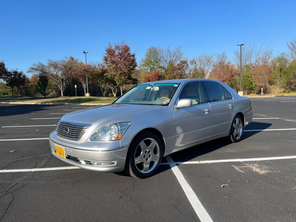 2005 Lexus LS 3rd Gen - Image 15 of 31