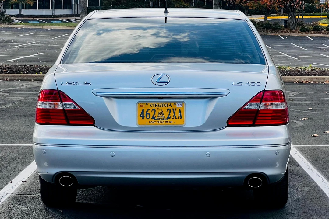 2005 Lexus LS 3rd Gen - Image 5 of 31