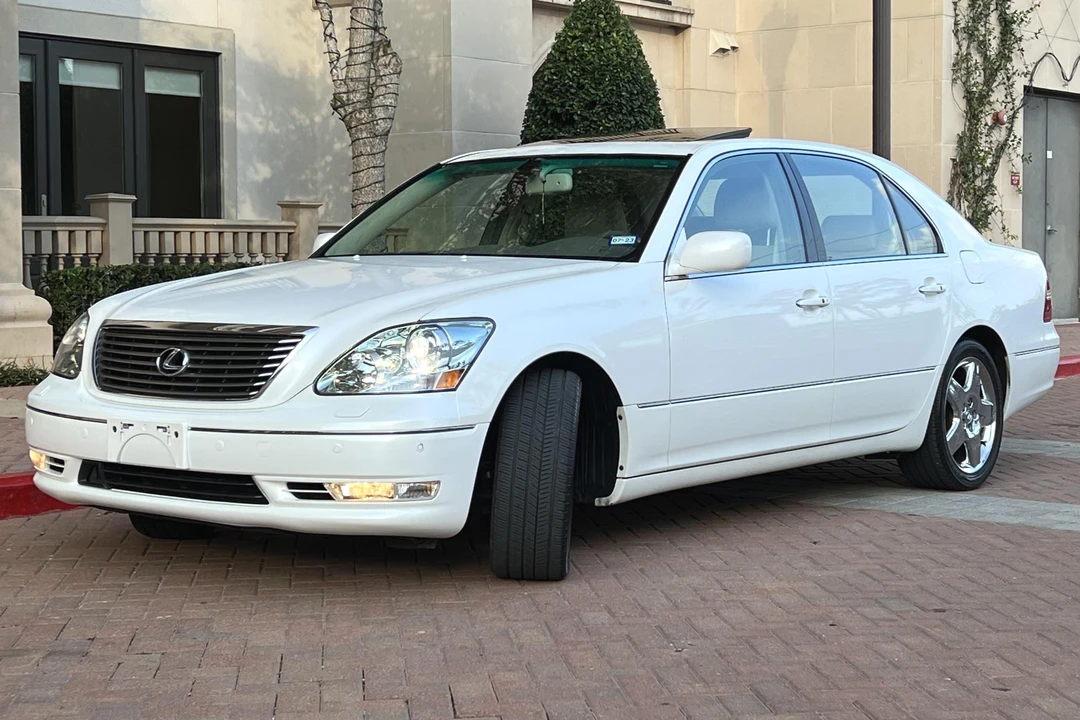 2005 Lexus LS 3rd Gen - Image 3 of 31