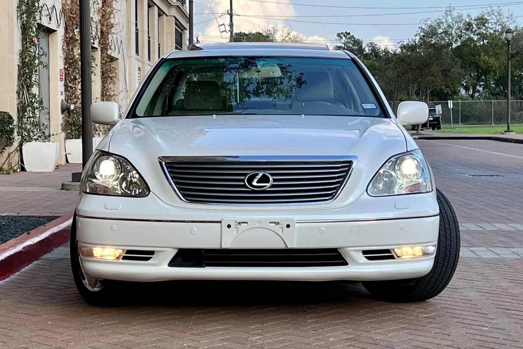 2005 Lexus LS 3rd Gen - Image 2 of 31