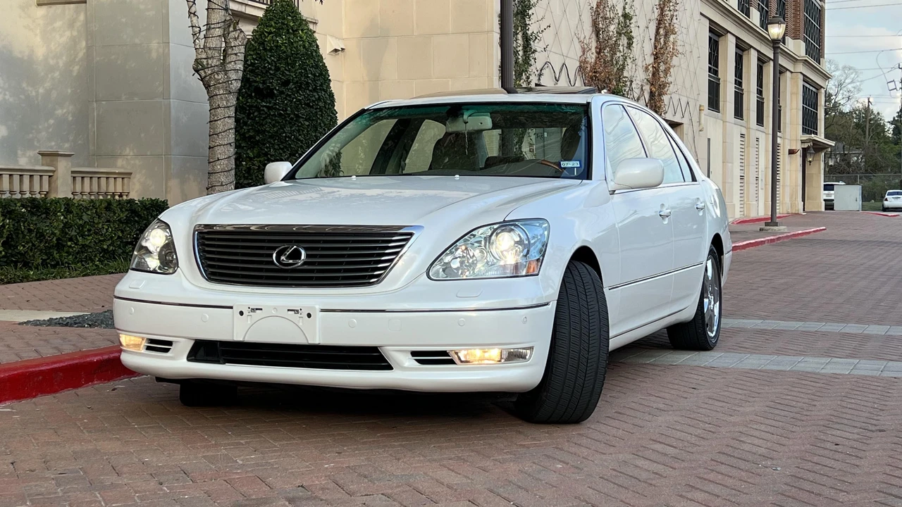 2005 Lexus LS 3rd Gen - Image 6 of 31