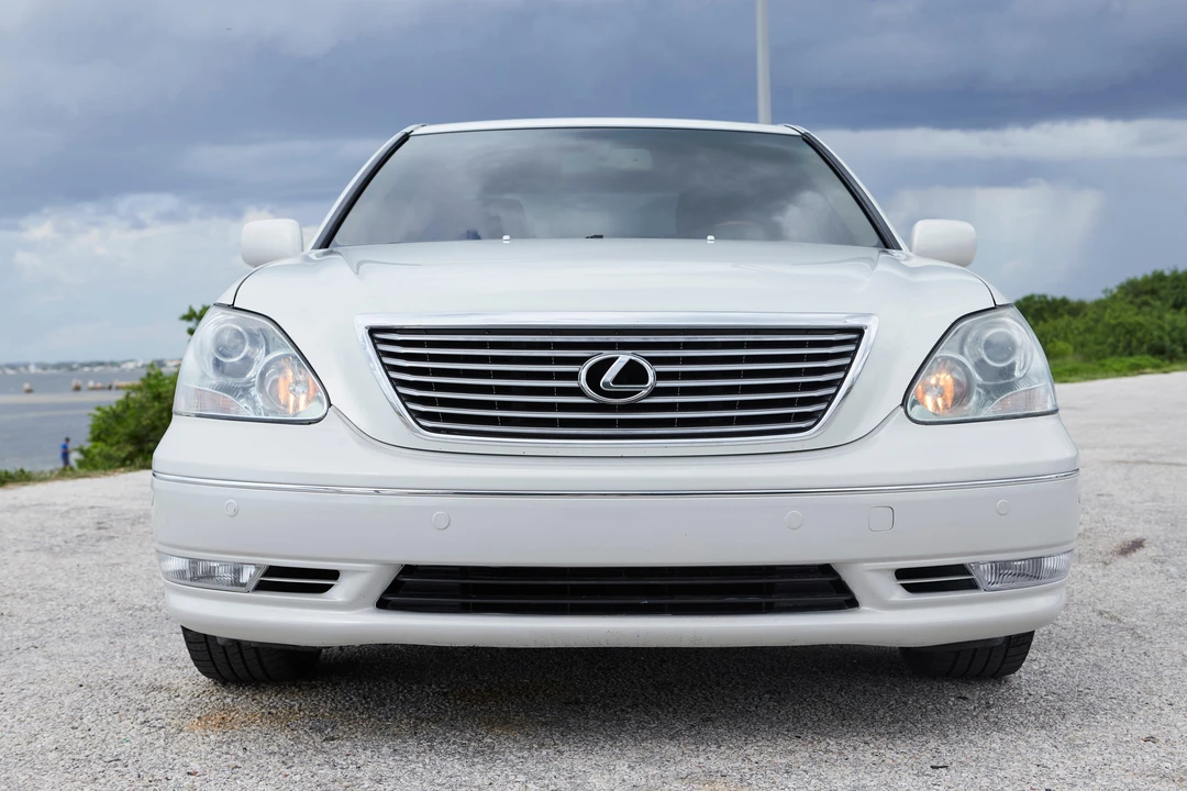 2005 Lexus LS 3rd Gen - Image 6 of 31