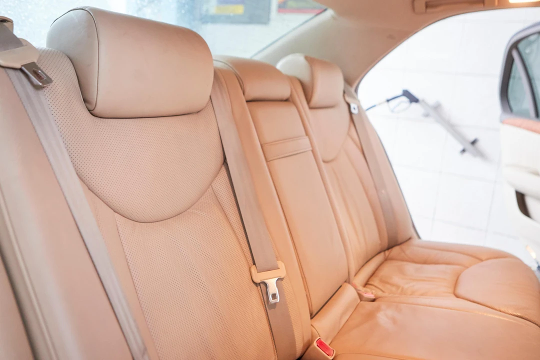 2005 Lexus LS 3rd Gen - Image 30 of 31