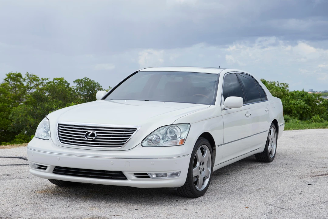 2005 Lexus LS 3rd Gen - Image 7 of 31