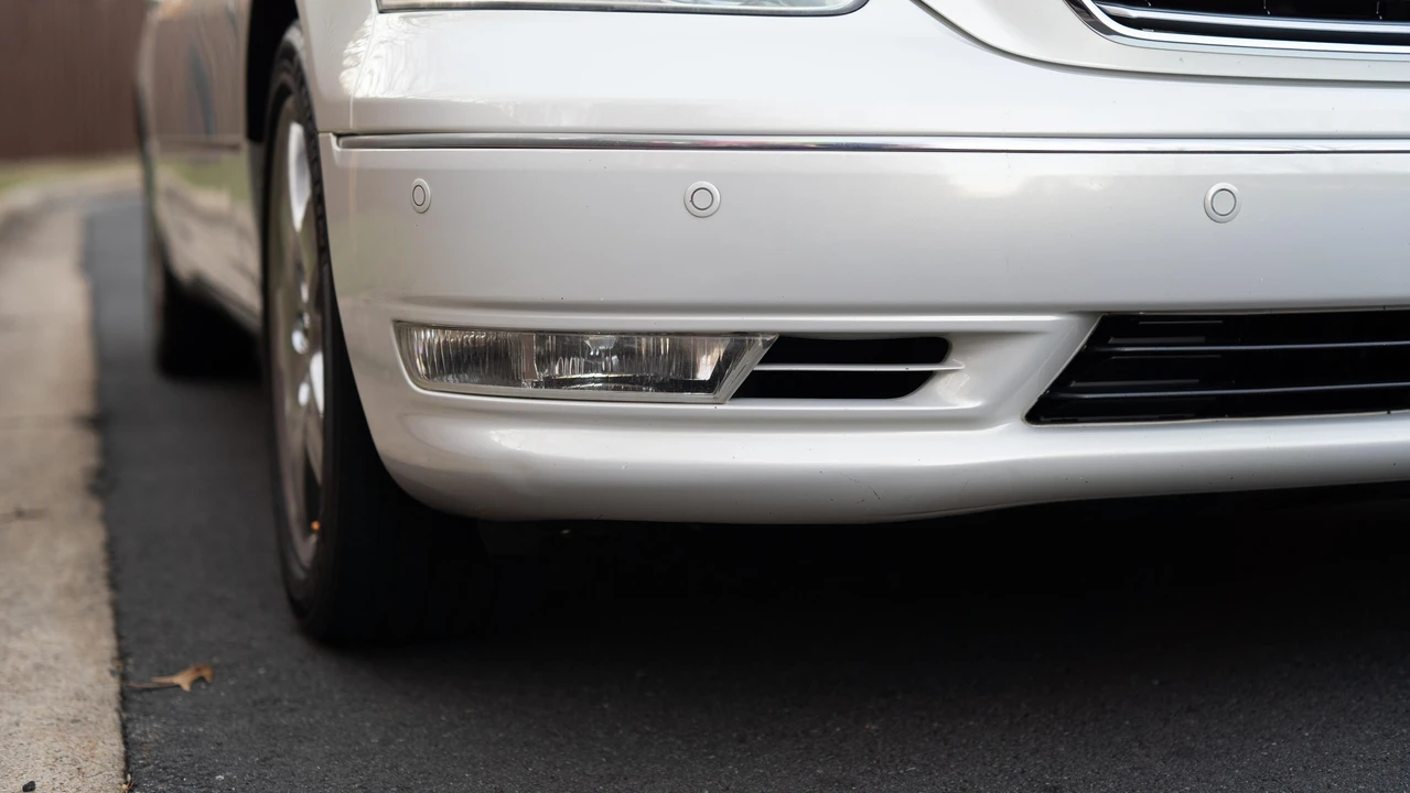 2005 Lexus LS 3rd Gen - Image 16 of 31