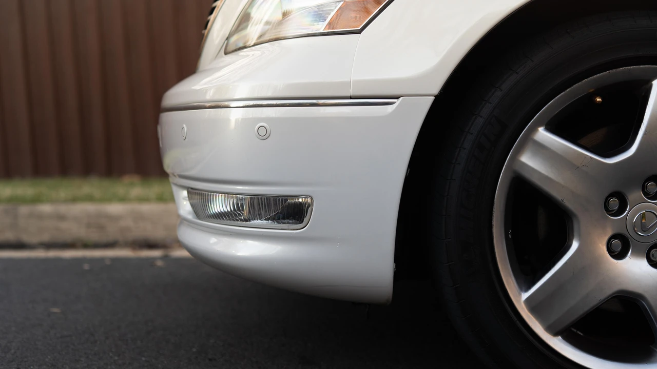 2005 Lexus LS 3rd Gen - Image 18 of 31