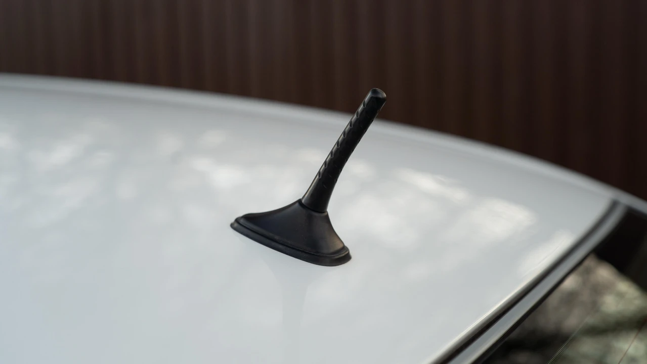 2005 Lexus LS 3rd Gen - Image 23 of 31