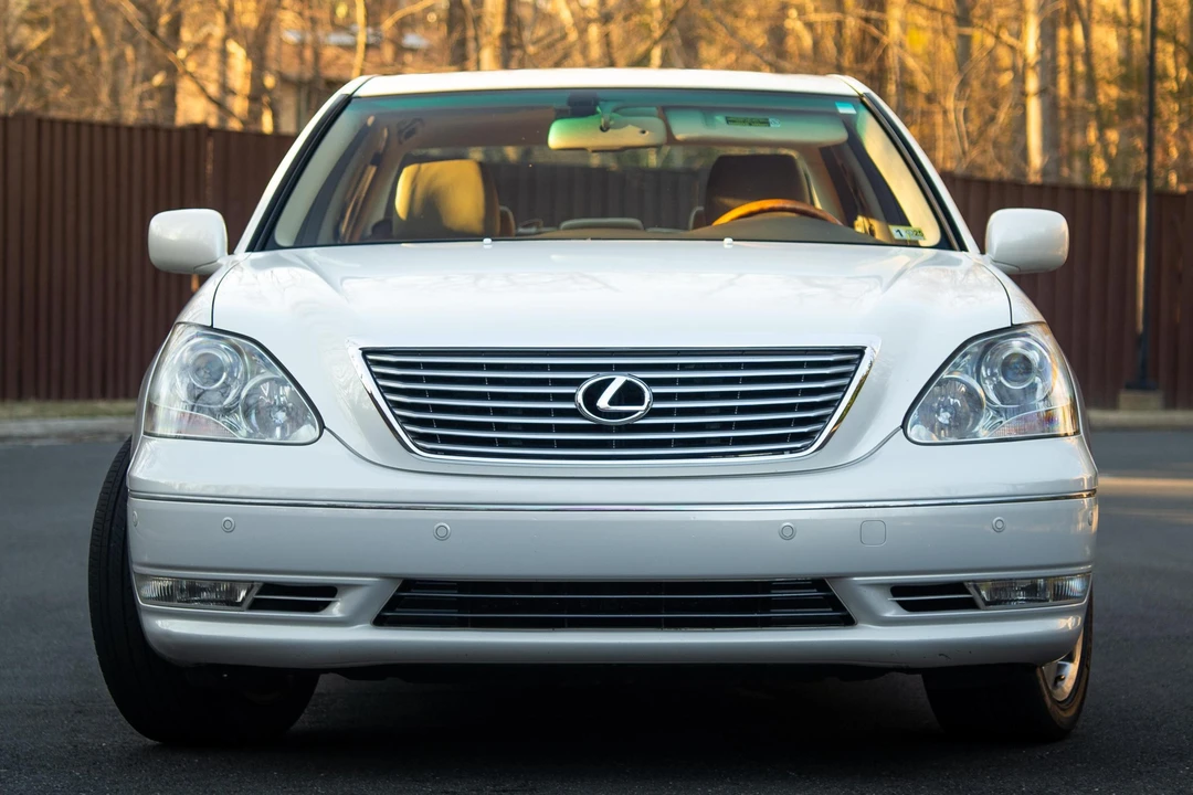 2005 Lexus LS 3rd Gen - Image 2 of 31