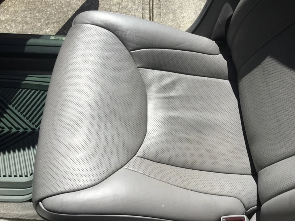 2005 Lexus LS 3rd Gen - Image 12 of 20