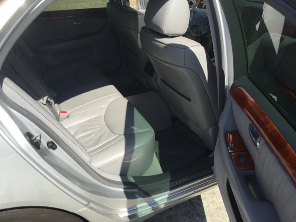 2005 Lexus LS 3rd Gen - Image 8 of 20