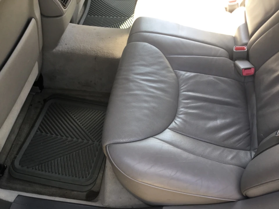 2005 Lexus LS 3rd Gen - Image 17 of 20