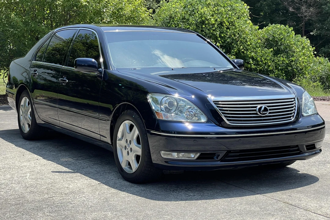 2005 Lexus LS 3rd Gen - Image 3 of 27