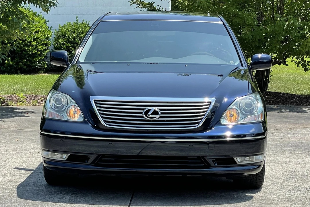 2005 Lexus LS 3rd Gen - Image 2 of 27