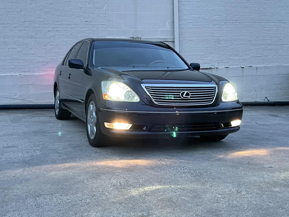 2005 Lexus LS 3rd Gen - Image 19 of 27