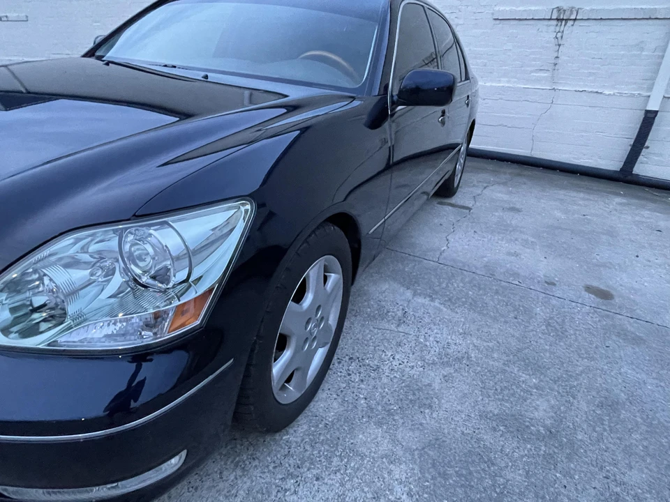 2005 Lexus LS 3rd Gen - Image 22 of 27