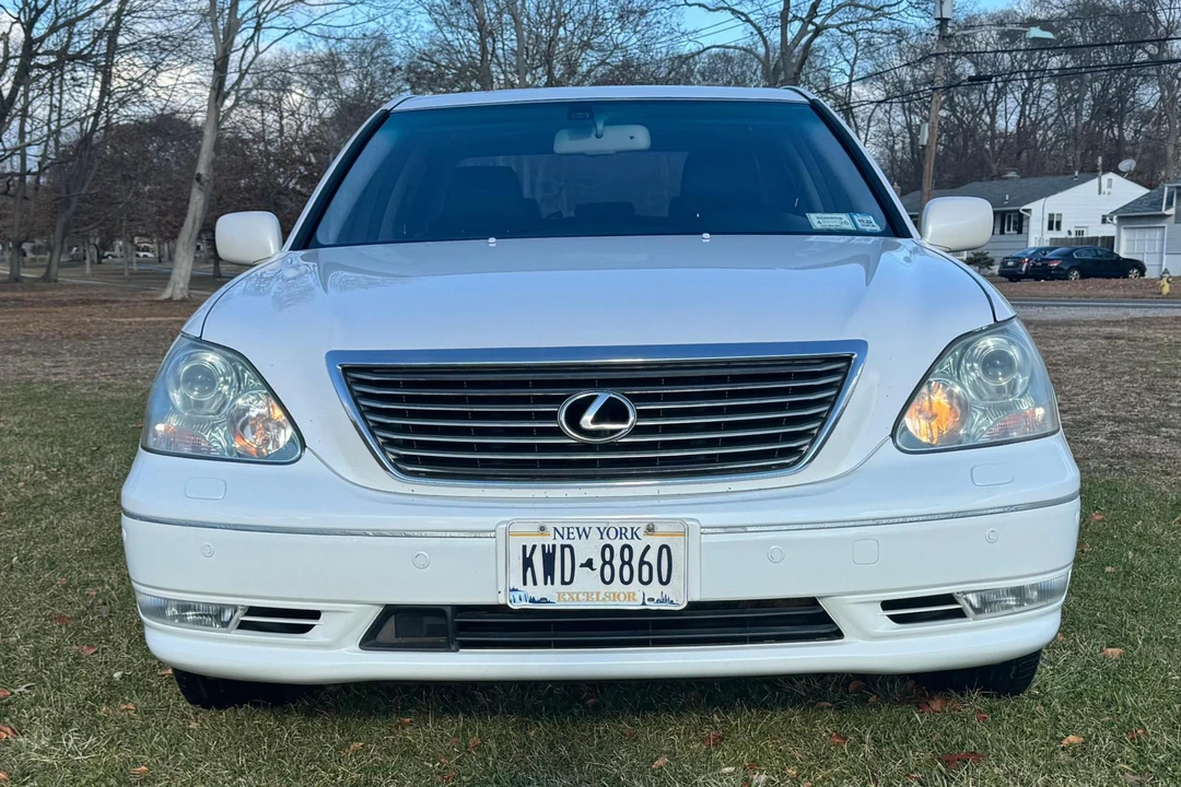 2005 Lexus LS 3rd Gen - Image 2 of 31