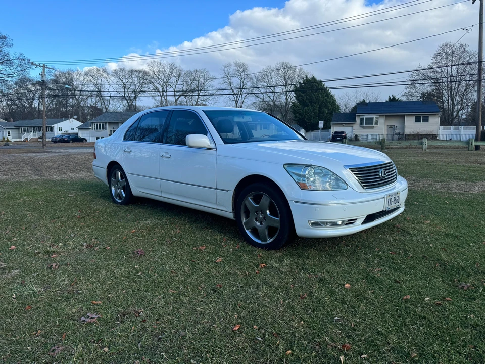 2005 Lexus LS 3rd Gen - Image 9 of 31