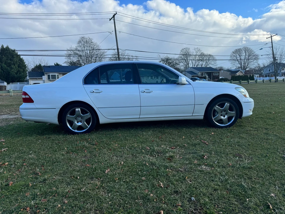 2005 Lexus LS 3rd Gen - Image 8 of 31