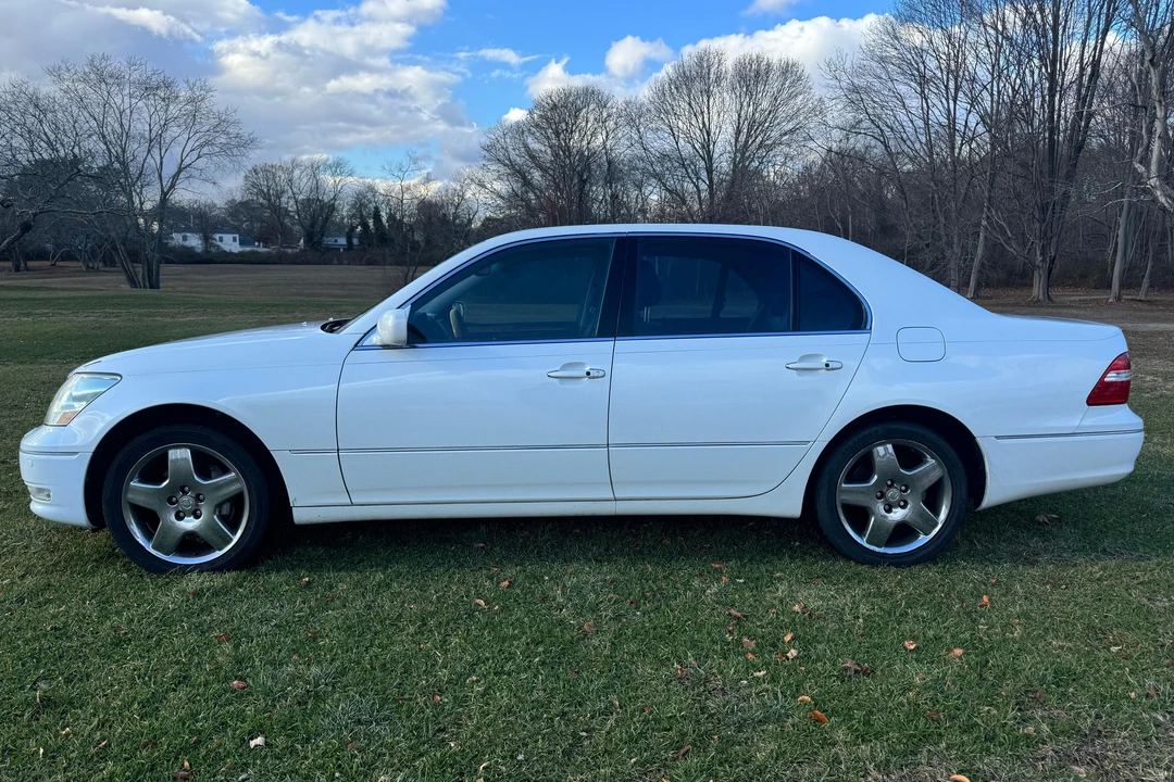 2005 Lexus LS 3rd Gen - Image 3 of 31