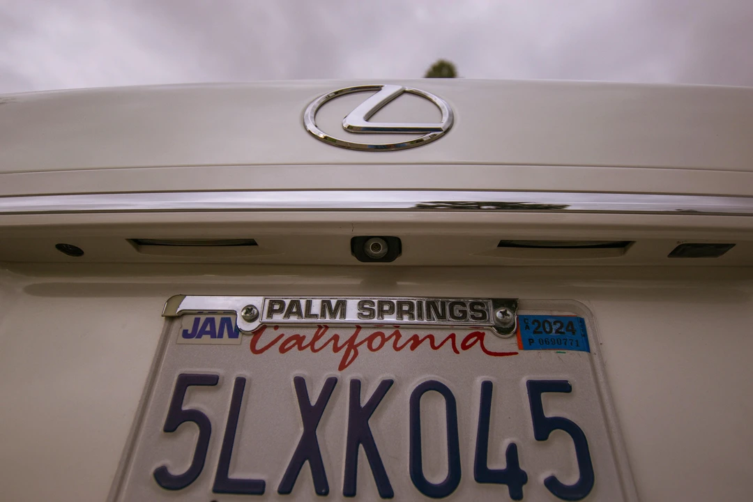 2005 Lexus LS 3rd Gen - Image 24 of 31