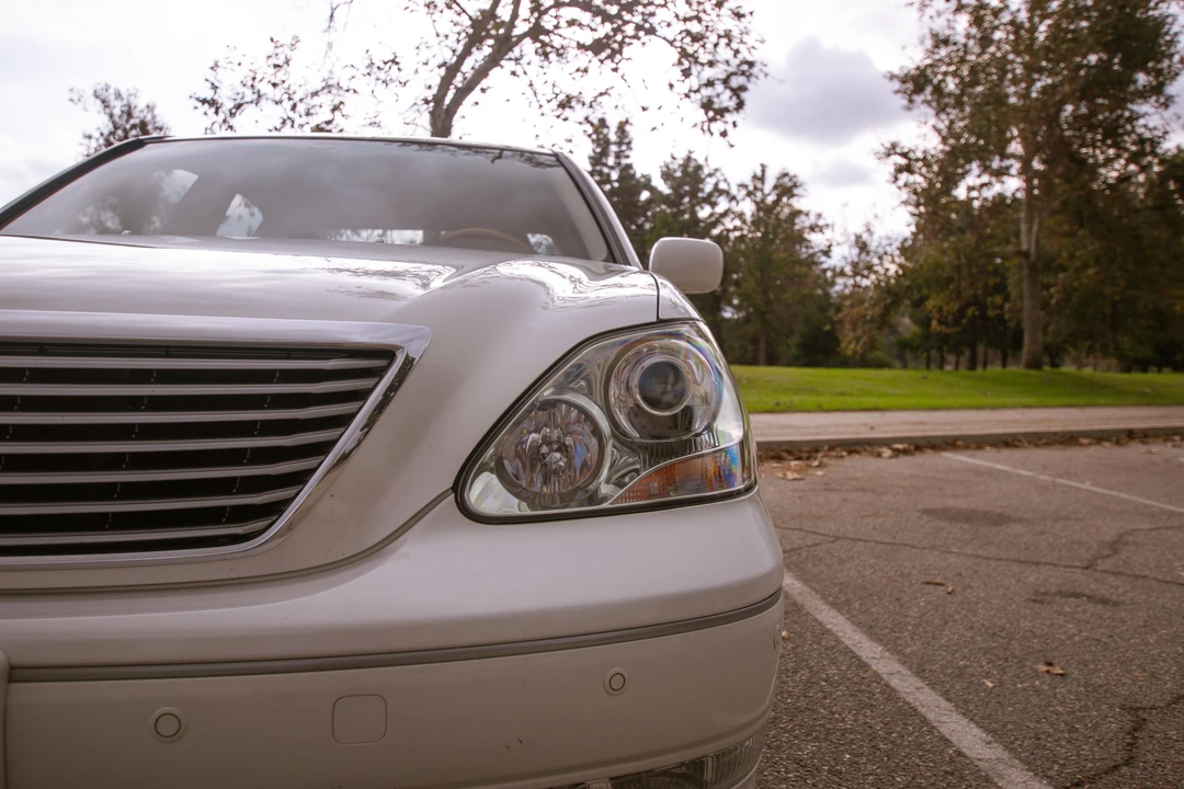 2005 Lexus LS 3rd Gen - Image 17 of 31
