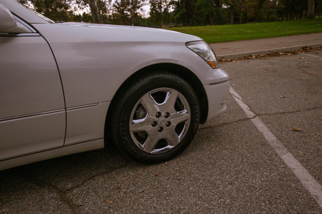 2005 Lexus LS 3rd Gen - Image 30 of 31