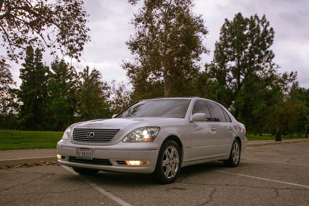 2005 Lexus LS 3rd Gen - Image 6 of 31