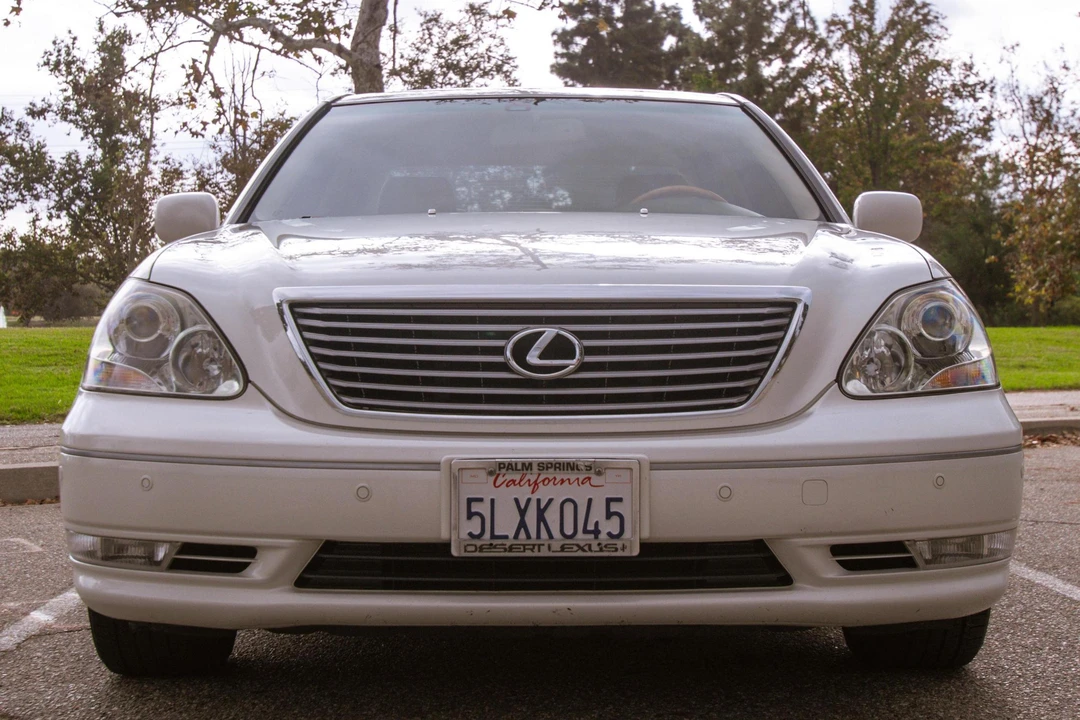 2005 Lexus LS 3rd Gen - Image 2 of 31