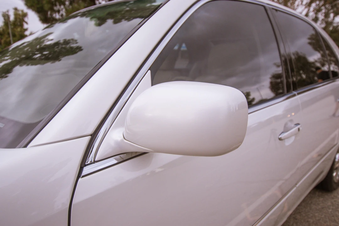 2005 Lexus LS 3rd Gen - Image 19 of 31