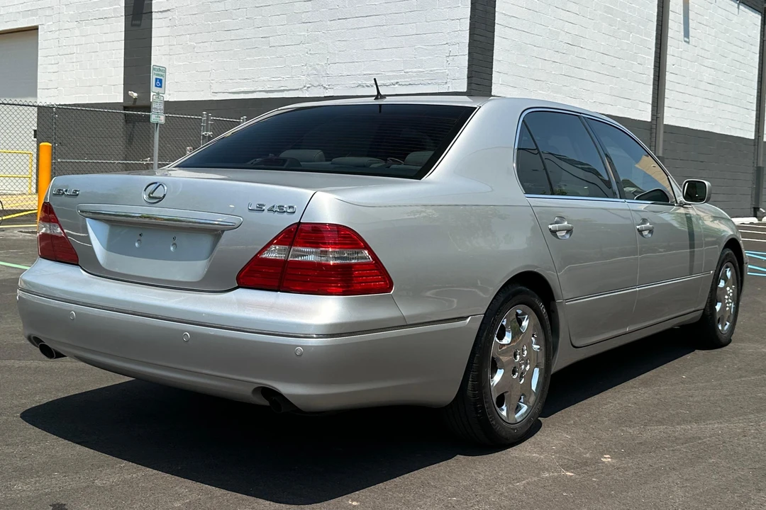2005 Lexus LS 3rd Gen - Image 3 of 31