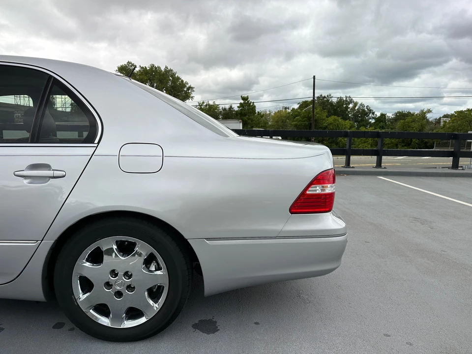 2005 Lexus LS 3rd Gen - Image 30 of 31