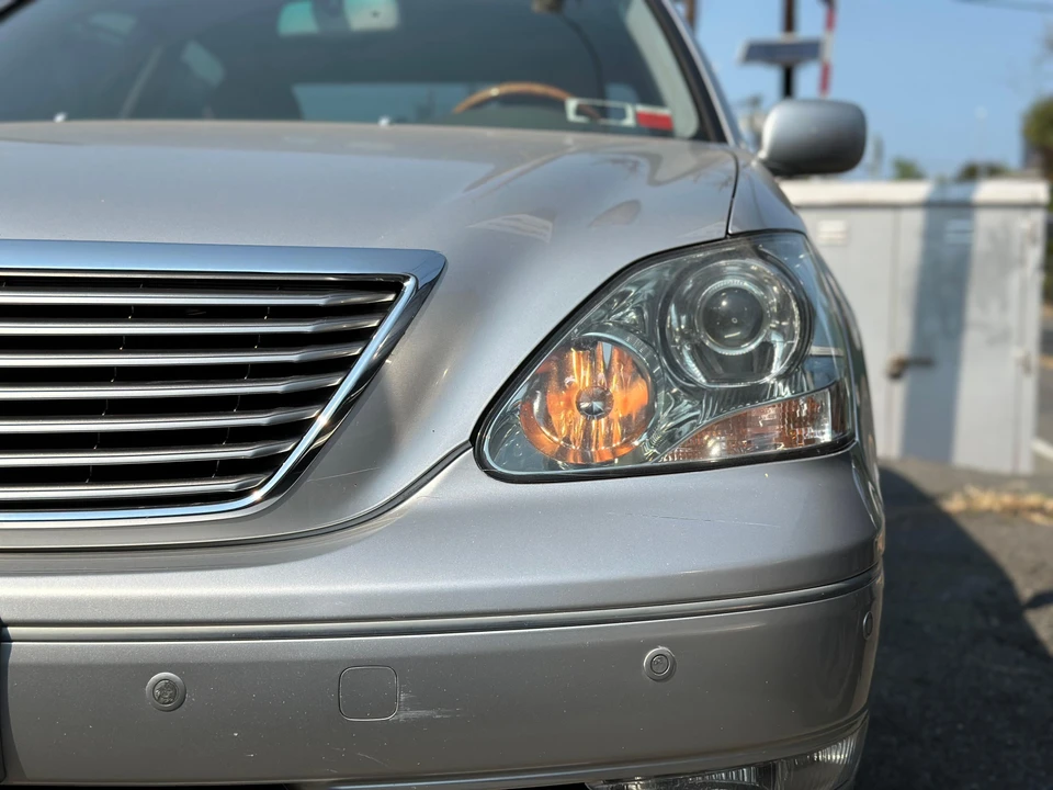 2005 Lexus LS 3rd Gen - Image 17 of 31